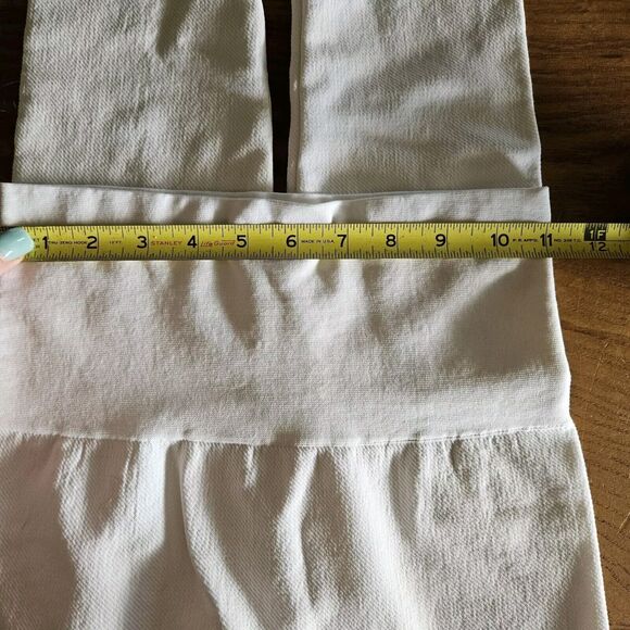 Warners Blissful Benefits Size Small/Medium White Leggings Like NEW - Picture 3 of 6